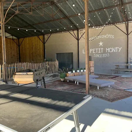 Le Petit Monty Côté Jardin Сasa de vacaciones Saint-Malo-du-Bois